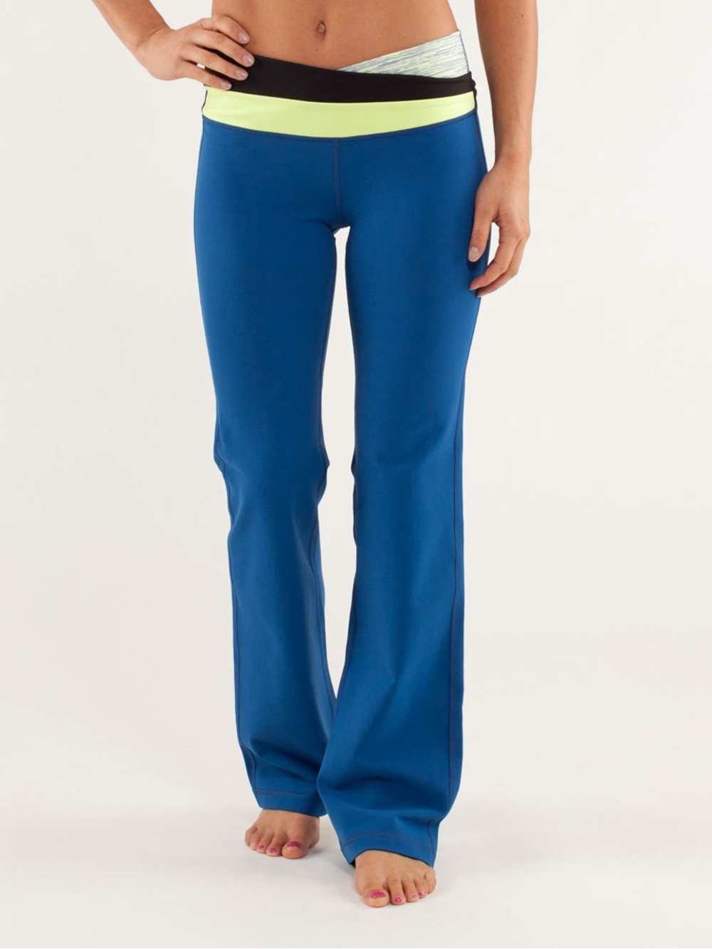 Lululemon Astro Pant
Limitless Blue/Wee Are From Space Polar Cream Clarity Yello